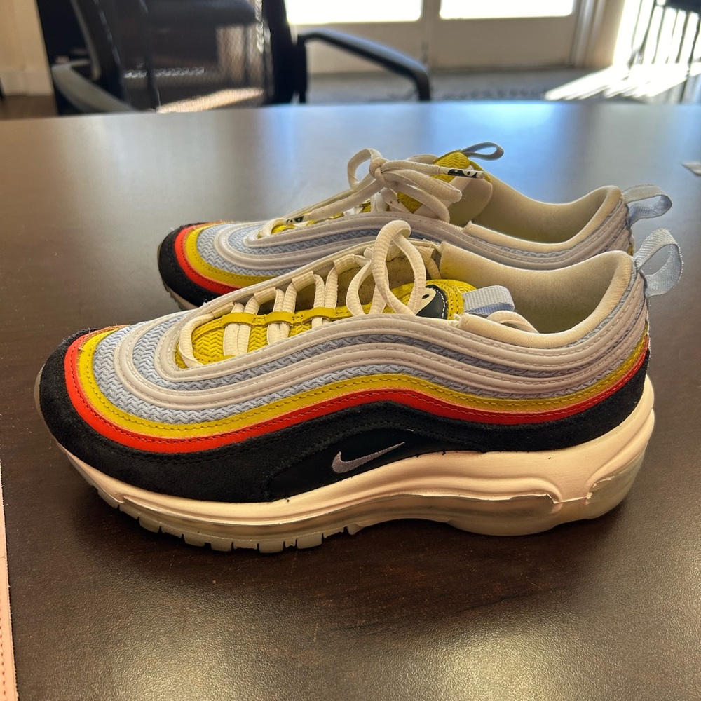Size 6 AirMax